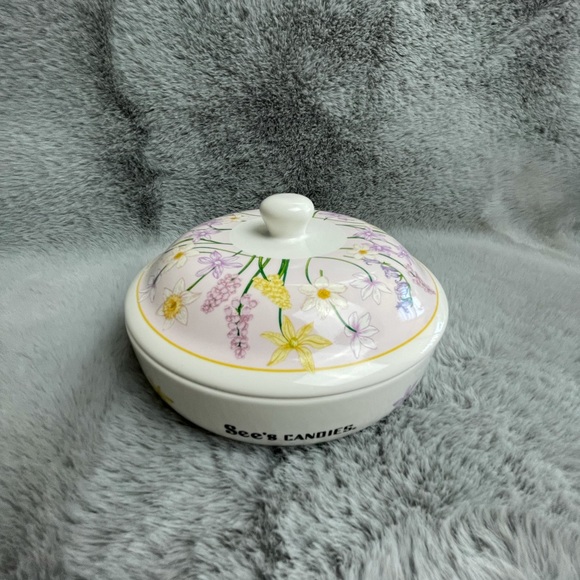 See’s Candies ceramic floral jar 5.5”X5.5”X3.5” - Picture 6 of 9